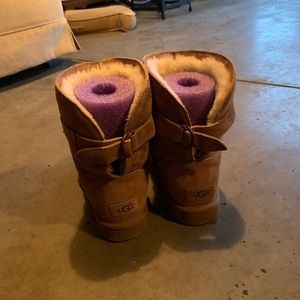 UGG back buckle boots